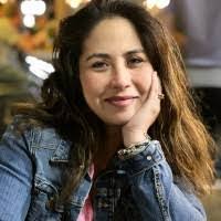 Jenn Holcomb's Instagram, Twitter & Facebook