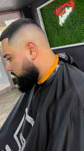 ¿Como un buen artista no sabe apreciar otras artes? Pues  @andielsalgadomusic si sabe💯⚡️ gracias por apoyar mi talento. Pronto  escucharemos más de ti🎥💽#lafrase #flowandi #salsaromantica #barberia ...