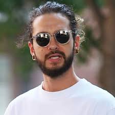 He started dating the beauty queen in 2009, they ended up getting married, and that only lasted a little over a year before he filed for divorce. Tom Kaulitz Bio Age Career Education Wife Networth Height Salary