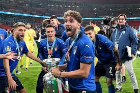 Massimiliano allegri inizia la conferenza stampa, in compagnia del presidente andrea agnelli che, prima di lasciare la parola al tecnico, ha voluto fare i. 8op Nuam4jwsbm