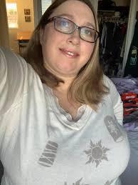 This dress AND the Tangled hair in one day?! I'm obsessed 😍 The outfit was  1,200 moonstones! 💚💙