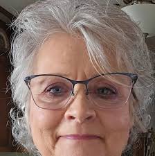 Another great day in my career welcoming the most beautiful and elegant  talk show host and entertainer Sharon Osbourne for a complete  transformation. Sharon has 100% white hair and she was coloring