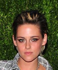 That is kristen stewart hairstyle everybody loves: Kristen Stewart Short Straight Dark Brunette And Light Blonde Two Tone Hairstyle