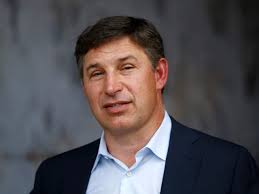 SoFi CEO Anthony Noto Discloses Stock Purchases by Wife Dating Back to 2021 