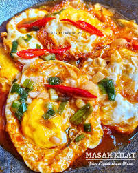 Cumi dicampur dengan perasan air jeruk, kemudian aduk rata, lalu diamkan selama 30 menit. Resep Telor Ceplok Asam Manis Pedas Favorit Resep Spesial