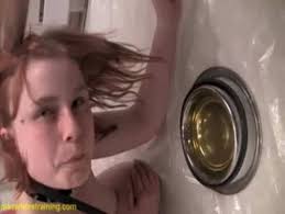 Cum Fetish Elle Boit Un Verre De Sperme Sur Cacaporno Com