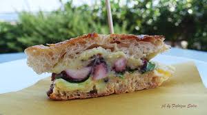 Un panino rustichella, un caffè, un libro di camilleri e lucarelli e un cd di vasco: Ci Facciamo Un Panino L Arcimboldo