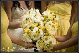Diana's silk flowers has been serving brides and grooms in columbus, ohio and the surrounding areas for over 30 years. Classic Neutral And Yellow Wedding Flowers Columbus Ohio Wedding Florist Madison House Designs Llc
