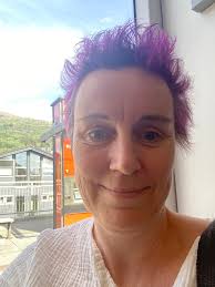 Today's Temperature: Ice Queen ❄️#ThrowbackThursday p.s. This was taken  when I was playing Gwen Stacey in Spider-Man 3 — we had to dye it every 10  days because my red roots kept