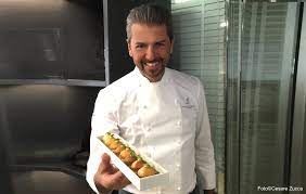 Perché per questo friulano adottato da milano, il massimo non è ancora abbastanza. Milano Andrea Berton I Viaggi I Ristoranti Il Brodo Una Ricetta Sorpresa E L Uovo Affogato Che Lo Fa Meglio Mia Moglie