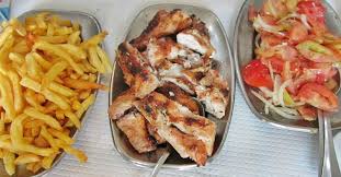 At the rei dos frangos restaurant we offer a wide selection of tasty dishes, that are made with the care by our talented chefs. O Teodosio Rei Dos Frangos Escolha De Ana Rita Ferreira Nit