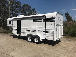 Have you ever seen a gooseneck horse trailer being towed with the front end jacked up? 6 7 Gooseneck Floats Roswal Trailers
