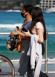 Travelling with your nominated vistor (singles bubble) to exercise outdoors. Lfrcq3zod7kjim