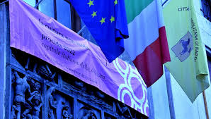 Procida capitale della cultura 2022. La Citta Metropolitana Di Napoli Sostiene Procida Capitale Italiana Della Cultura 2022 Striscione In Piazza Matteotti La Repubblica