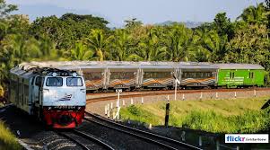 Dalam menjalankan jasa travel dengan rute dari jakarta ke daerah istimewa yogyakarta perusahaan ini selalu mengutamakan maupun stasiun kereta api di jakarta shuttle ini meliputi penjemputan atau pengantaran langsung hingga ke dalam area bandara dan stasiun. Serunya Naik Kereta Api Jakarta Yogyakarta Dengan Ka Taksaka Bungeko Com