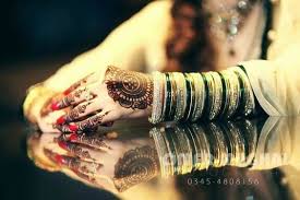 Pin By Mohd On Mehndi Designzzzzz Bridal Bangles Bridesmaid Bangle Bridal Chura