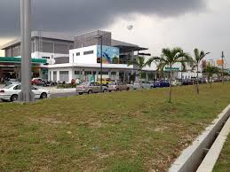 Petronas dagangan berhad (pdb) issued a statement later that day. Petronas Solaris Serdang Photos Facebook