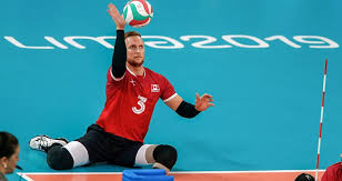 El voleibol sentado es una variante del tradicional voleibol, pero adaptado para personas con la historia del voleibol sentado en españa empieza en la década de los 90, concretamente en 1991. Voleibol Sentado Juegos Parapanamericanos Lima 2019