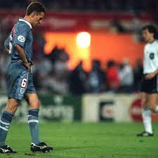 Explora 136 fotografías e imágenes de stock sobre gareth southgate 1996 o realiza una nueva. Englands Obsession Schmerzhaftes Erinnern An Em 1996 Fussball