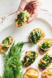 Caramelized Onion And Spinach Crostini Recipe The Mom 100 Recipe Recipes Crostini Recipes Caramelized Onions