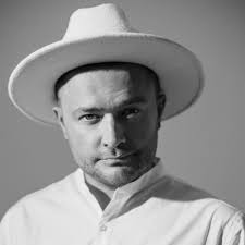 Listen to House music vibrations from planet Earth podcast