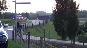 We would like to show you a description here but the site won't allow us. Dode En Drie Gewonden Nadat Tuktuk Van Dijk Afraakt In Kesteren Dit Wil Je Niet Meemaken Verschrikkelijk Gelderland Bd Nl