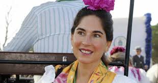 Lourdes Montes y Tana Rivera arrasan en El Rocío 2025: El duelo de estilo  más flamenco entre lunares, flores y mucho color