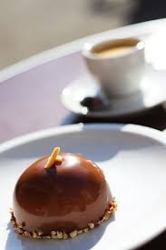 Mystere Fait Maison Coeur Caramel Au Beurre Sale Http Www Caramelaubeurresale Net Domes Mystere Chocolat Cara Recette Gateaux Et Desserts Recette Dessert