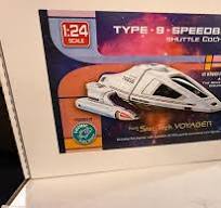 Type 9 shuttle model kit from Cozmic Scale Models reviewed