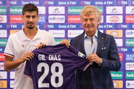 Gil dias (fiorentina) left footed shot from outside the box misses to the left. Acf Fiorentina Acf Fiorentina Added A New Photo With