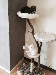 Arbre A Chat Diy Pour Les Radins Comme Moi Diy Stuffed Animals Diy Cat Tower Cat Tower