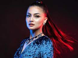Check spelling or type a new query. Reen Rahim Mahu Genggam Trofi Pelakon Wanita Terbaik Ffm News Features Cinema Online