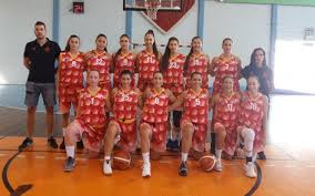 Την αποστολή της ηλιούπολης συνόδευαν οπαδοί άλλης ομάδας, οι οποίοι συνεπλάκησαν με φίλους του πανιωνίου που βρίσκονταν στο σημείο. A2 Gynaikwn Notos Ahtthtos Me 8riambo O A8hnaikos 3 3 Kai Gia Hlioypolh Paniwnio
