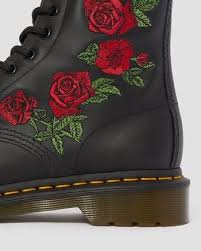 Dr Martens Boots 1460 Vonda En Cuir A Broderies Fleuries Bottines En Cuir Bottes Cuir Cuir Et Dentelle