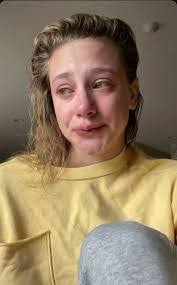 Melissa Gruber's Instagram, Twitter & Facebook