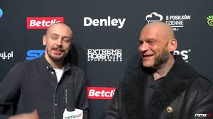 Powodem jest poważna kontuzja, która na dłuższy czas wykluczy go ze sportu. Odmieniony Popek Przed Walka Z Kizo Na Fame Mma 9 Jak Sie Chlop Machnie I Dostane Bombe To Youtube