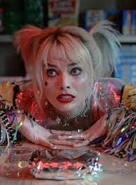 harley quinn panosundaki pin