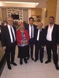 Cunoscuți și sub numele de lăutarii lui dinescu, muzicienii de la vărbilău au devenit celebri datorită repertoriului ce scoate în evidență tradiția veche de sute de ani a muzicii lăutărești. Facebook