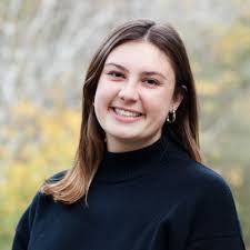 Melissa Meader's Instagram, Twitter & Facebook