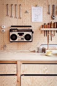 5 Ideias Criativas Pra Usar Pegboard Casa Das Amigas Pegboard Portas De Entrada De Madeira Quadro De Ferramentas