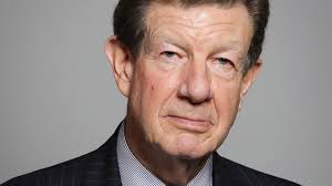 Start by marking un servicio al jefe as want to read La Reina Isabel Ii Contrato A Un Ex Espia Del Mi5 Como Jefe De La Casa Real Sera El Encargado De Lidiar Con Los Escandalos Que Salpican A La Corona Infobae