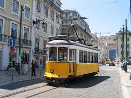 You'll cruise past the main landmarks and under the 25 de abril. Carris Electrico Tram 549 Lissabon Lijn 15 Rossio Flickr