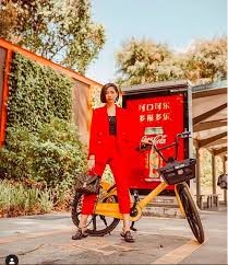 Selebgram sekaligus presenter ini terlihat begitu cantik dan anggun ketika mengenakan outfit berwarna soft. Tahun Baru Imlek Sontek 5 Outfit Ala Selebgram Yang Bisa Menjadi Inspirasi Skanaa