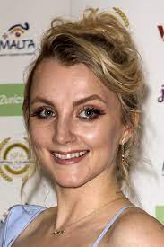When submitting a picture, please host it directly on reddit or imgur. Evanna Lynch S Hairstyles Hair Colors Steal Her Style