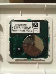 J'ai une installation somfy qui pilote mes volets roulants, et j'ai un soucis avec une des telis 1 rts, qui ne pilote plus 1 seul volet comme c'était le cas à l'origine, mais 5 volets roulants ! Fs 23673 Freebox Delta Somfy