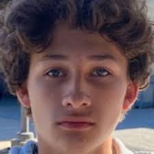 Ethan Schechter's Instagram, Twitter & Facebook