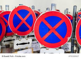 Beides meint zunächst einmal das durch die behörde verhängte verbot, fahrzeuge. Halteverbotsschilder Aufstellen Umzug Halteverbot Mieten