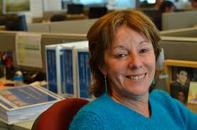 Exalumna asesora a ingenieras en su desarrollo laboral desde una  perspectiva ontológica