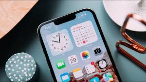 Apple iPhone 14 (Pro): "Größere" Akkus ...