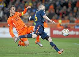 Si quieres conservar esa final de españa vs holanda, y volver a revivir este ya histórico gol, aquí tienes el partido completo, incluyendo la previa antes del partido y la. Final Mundial 2018 Sudafrica 2010 Iniesta Encumbra A Espana Mundial Rusia